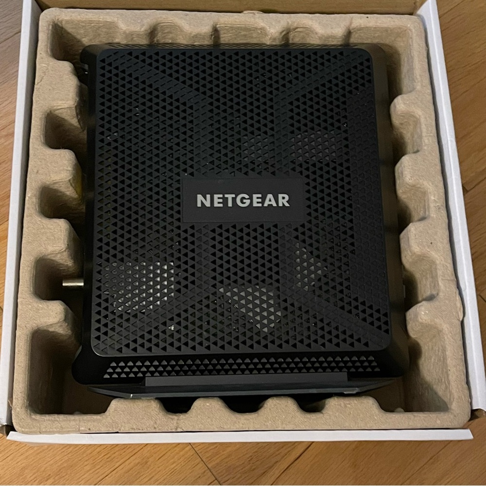 NETGEAR AC1900 Nighthawk C7000 - Picture 7 of 12